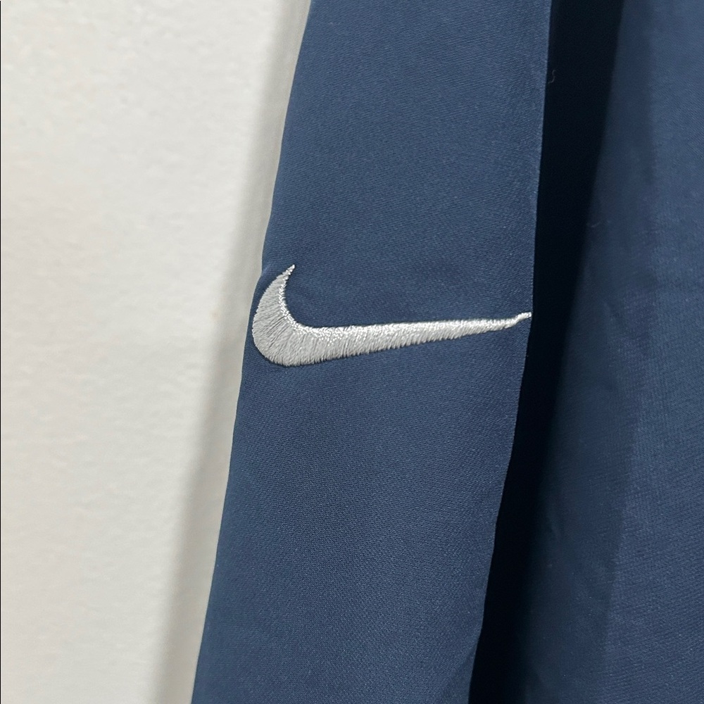 Nike Men’s Navy Short-Sleeve Half-Zip Windbreaker - Picture 6 of 8